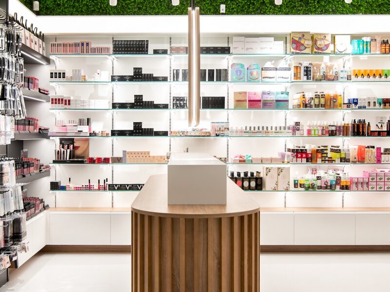 Make Me Up Δεμπεγιωτης Καλαματα