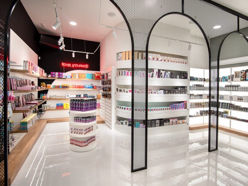 Make Me Up Δεμπεγιωτης Καλαματα