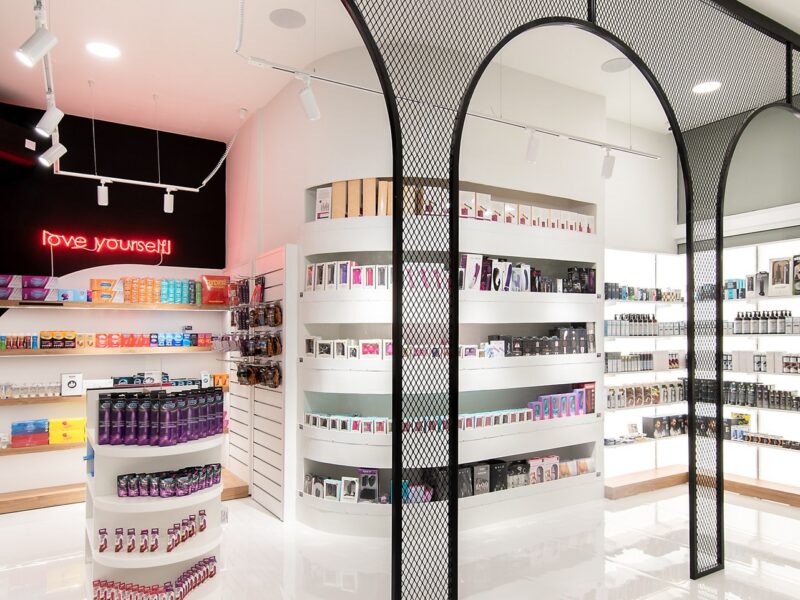 Make Me Up Δεμπεγιωτης Καλαματα